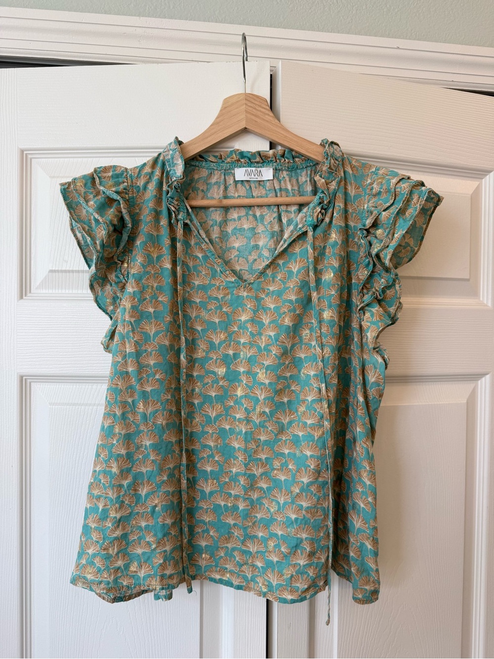 Avara flutter sleeve blouse